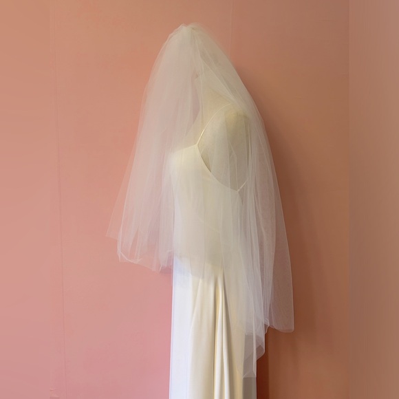 Two Tier Short Wedding Veil with Comb Waist Length - Picture 5 of 7